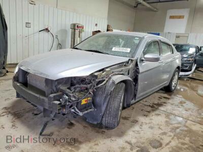 2013 Chrysler 200 LX, серебристый — VIN 1C3CCBAB7DN686633, Copart