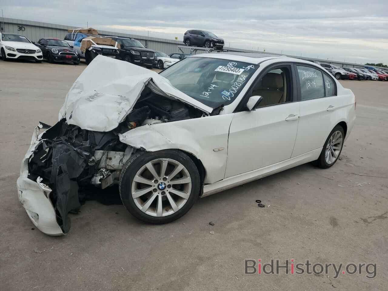 Photo WBAPH7C56BE680593 - BMW 3 SERIES 2011