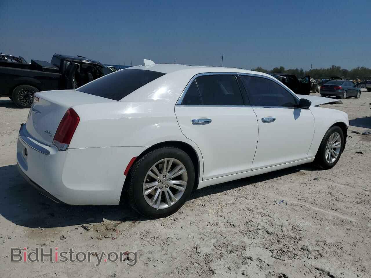 2017 CHRYSLER 300 - VIN: 2C3CCAEG6HH564800 - Фото 3