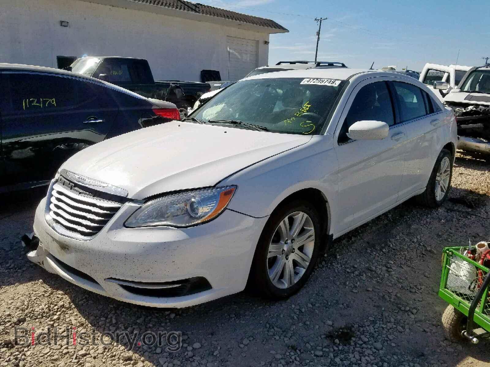 2012 CHRYSLER 200 - VIN: 1C3CCBAB5CN318613 - Фото 2