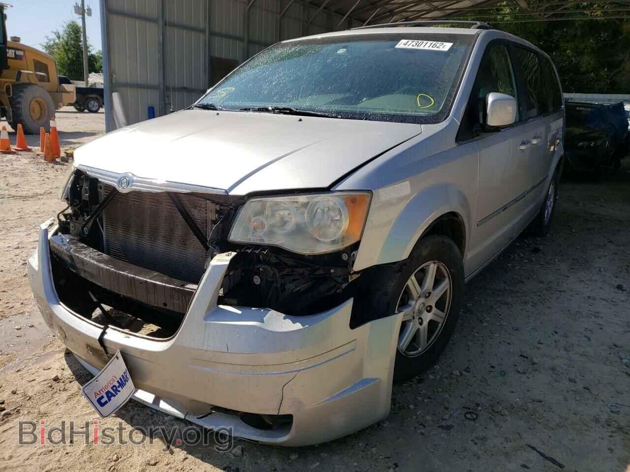 2010 CHRYSLER MINIVAN - VIN: 2A4RR5D1XAR298703 - Фото 2
