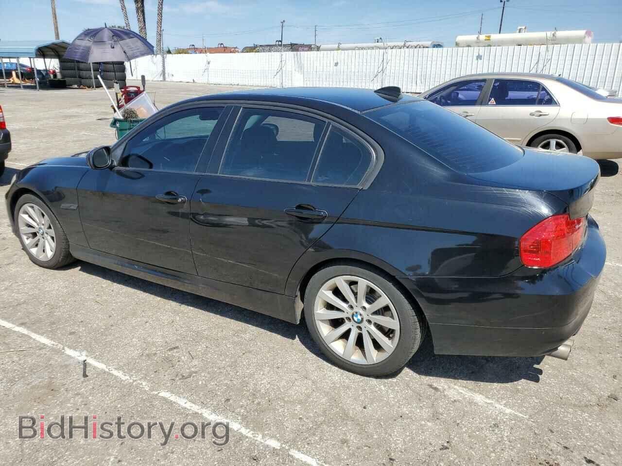 2011 BMW 3 SERIES - VIN: WBAPH5C58BF093553 - Фото 2