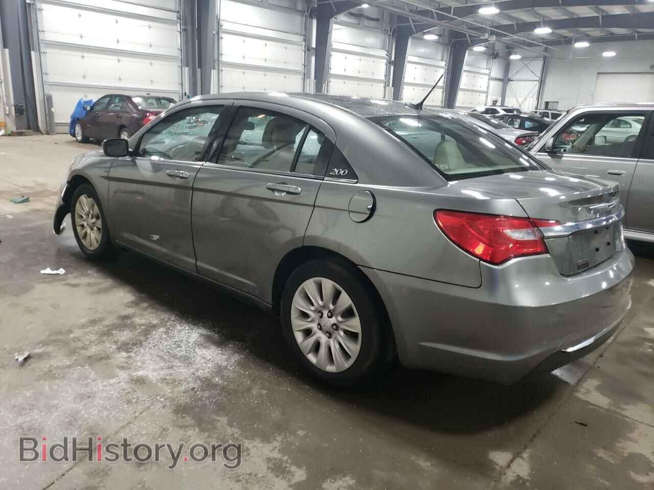 2013 CHRYSLER 200 - VIN: 1C3CCBAB3DN622573 - Фото 2