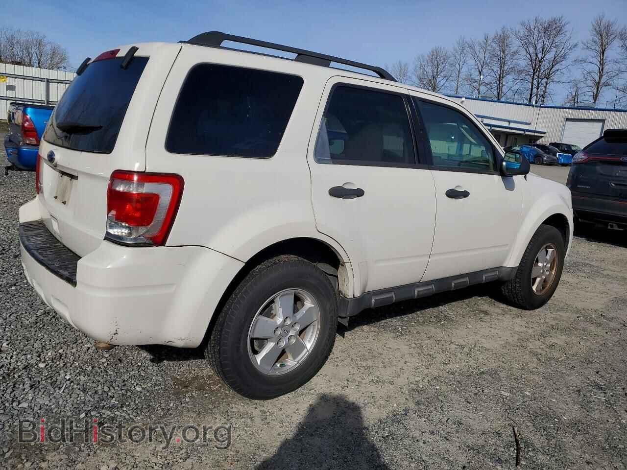 2010 FORD ESCAPE - VIN: 1FMCU0D75AKD34082 - Фото 3
