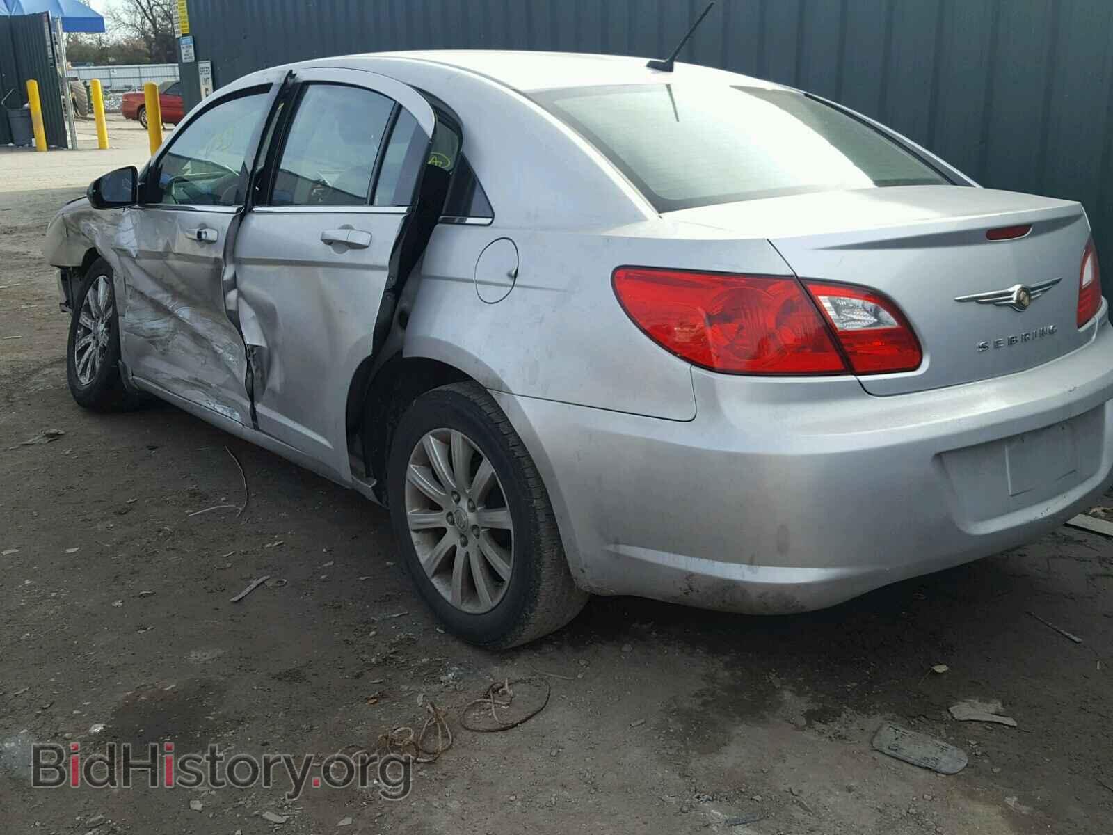 2010 CHRYSLER SEBRING - VIN: 1C3CC5FB3AN233907 - Фото 3