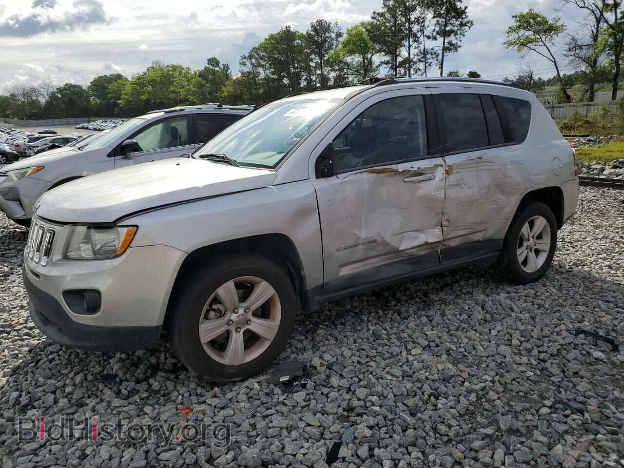 Photo 1J4NT1FA0BD170660 - JEEP COMPASS 2011