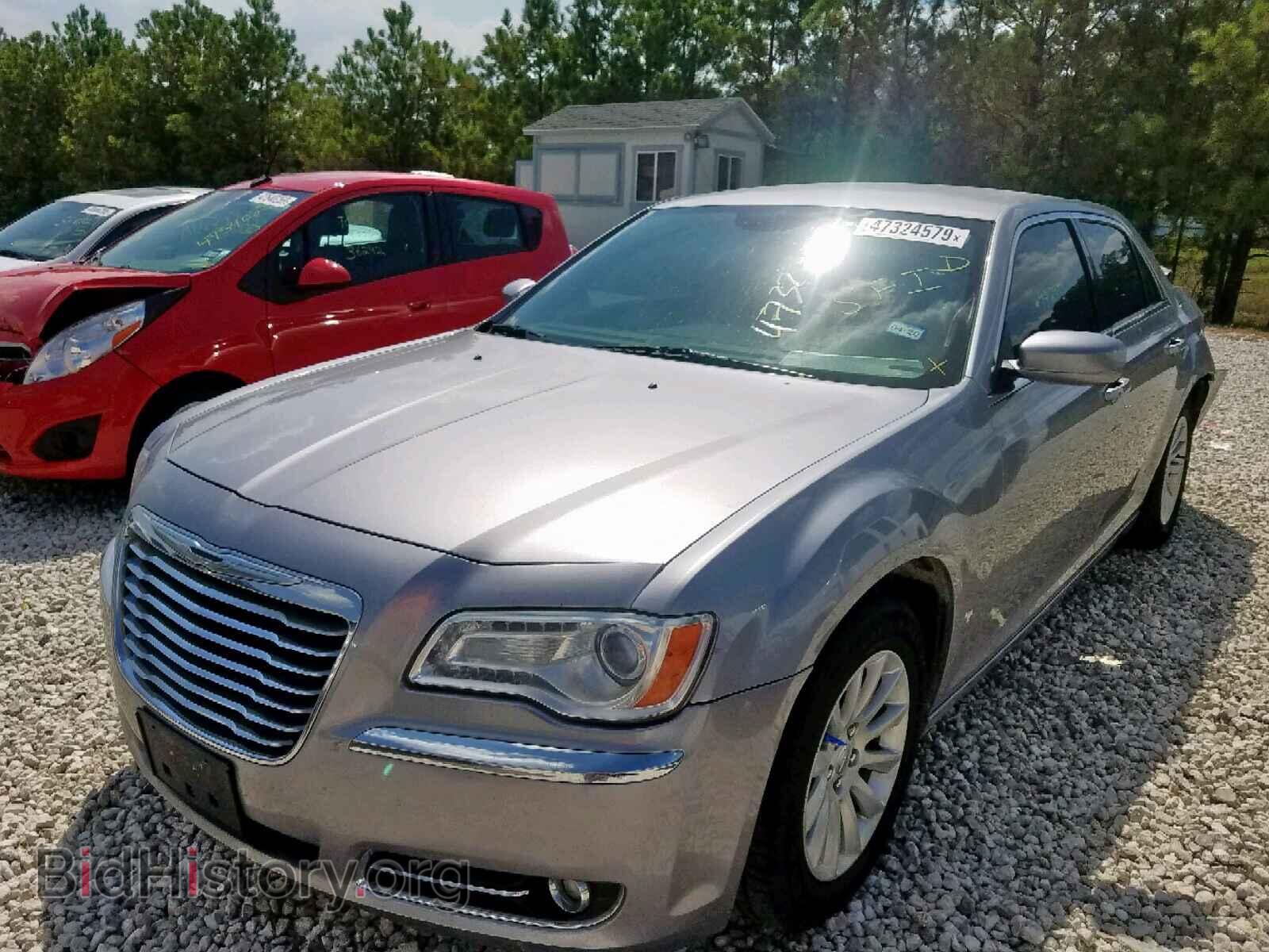 2013 CHRYSLER 300 - VIN: 2C3CCAAG2DH741343 - Фото 2