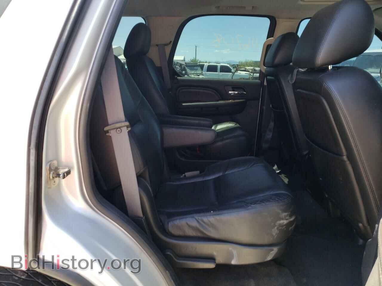 2011 CADILLAC ESCALADE - VIN: 1GYS3BEF1BR295434 - Фото 6