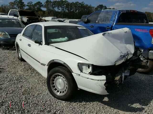 Photo 1LNHM81WX1Y729808 - LINCOLN TOWNCAR 2001