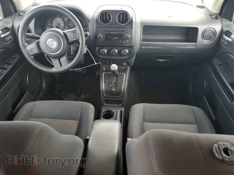 2012 Jeep COMPASS (VIN 1C4NJCBB6CD502415) — photo 8 of 12