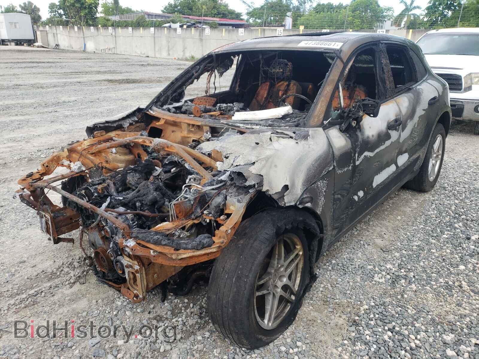 2017 PORSCHE MACAN - VIN: WP1AA2A52HLB04697 - Photo 2