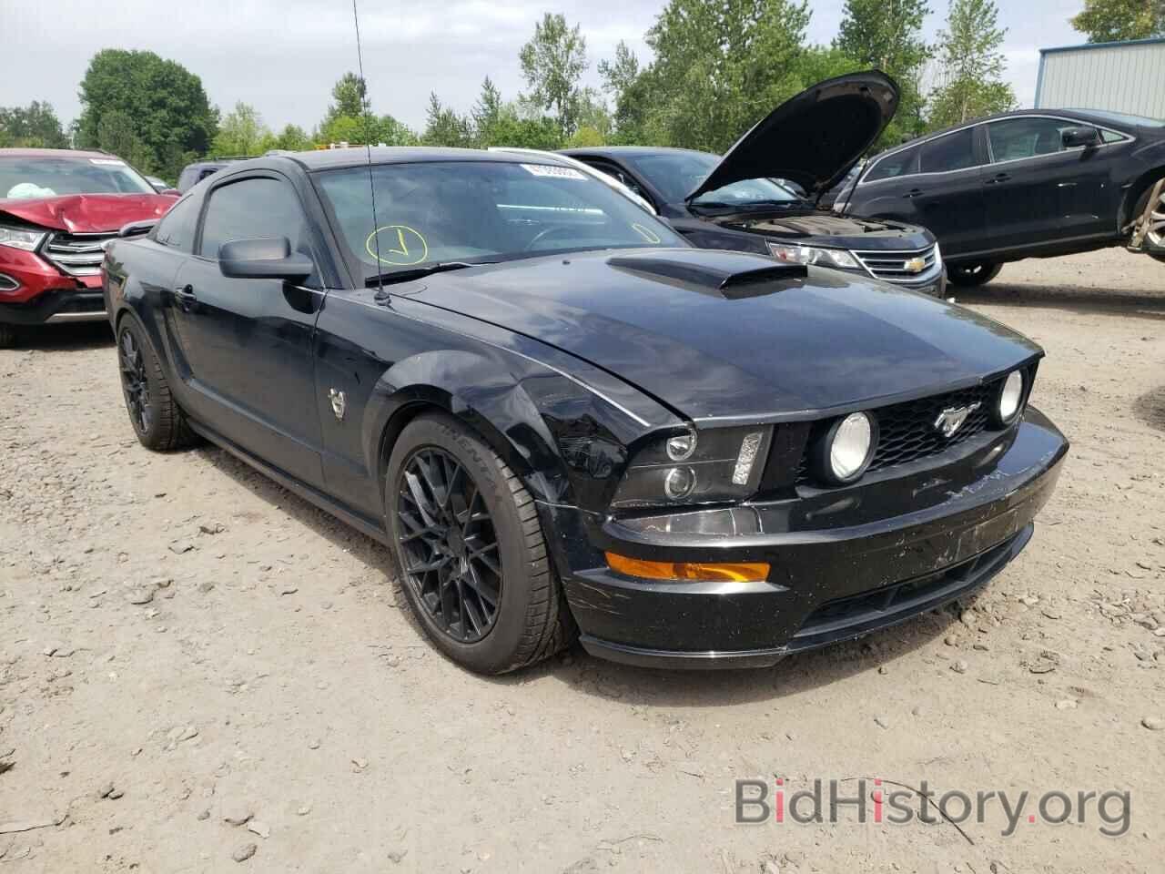 Photo 1ZVHT82H095105646 - FORD MUSTANG 2009