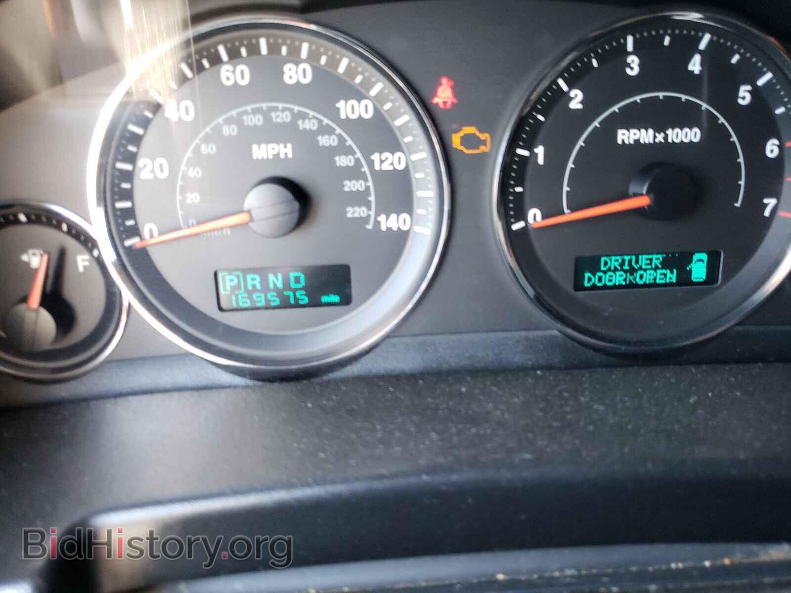 2006 JEEP COMMANDER - VIN: 1J8HG48K86C298504 - Photo 8