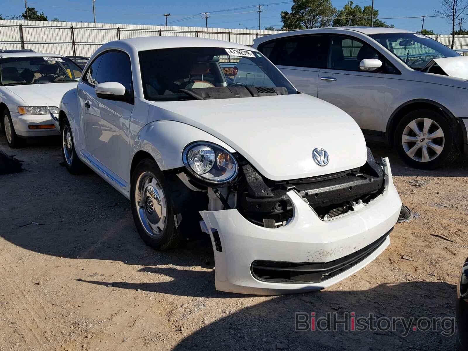 Photo 3VWF17AT1FM655263 - VOLKSWAGEN BEETLE 2015