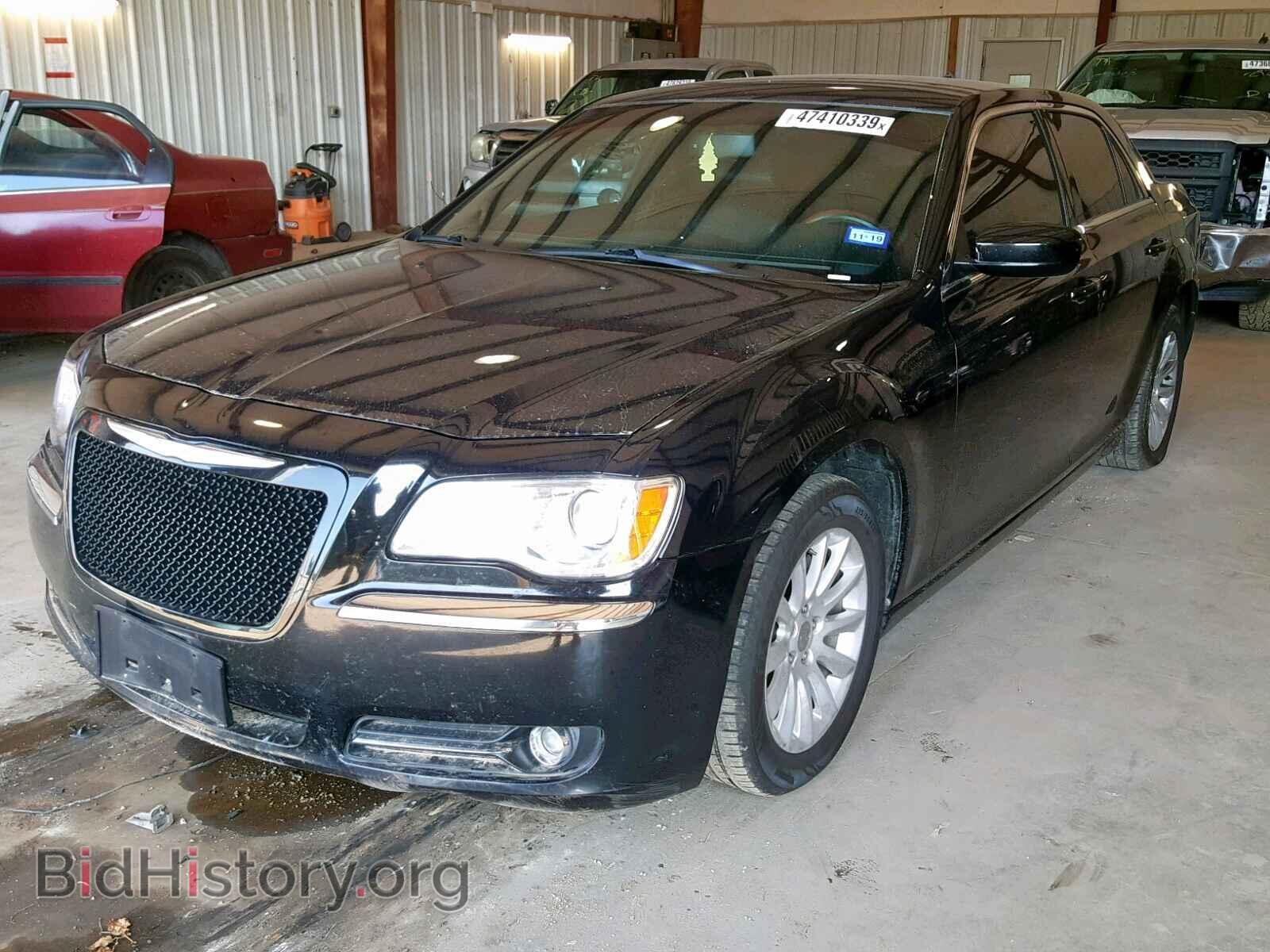 2013 CHRYSLER 300 - VIN: 2C3CCAAG4DH739299 - Фото 2