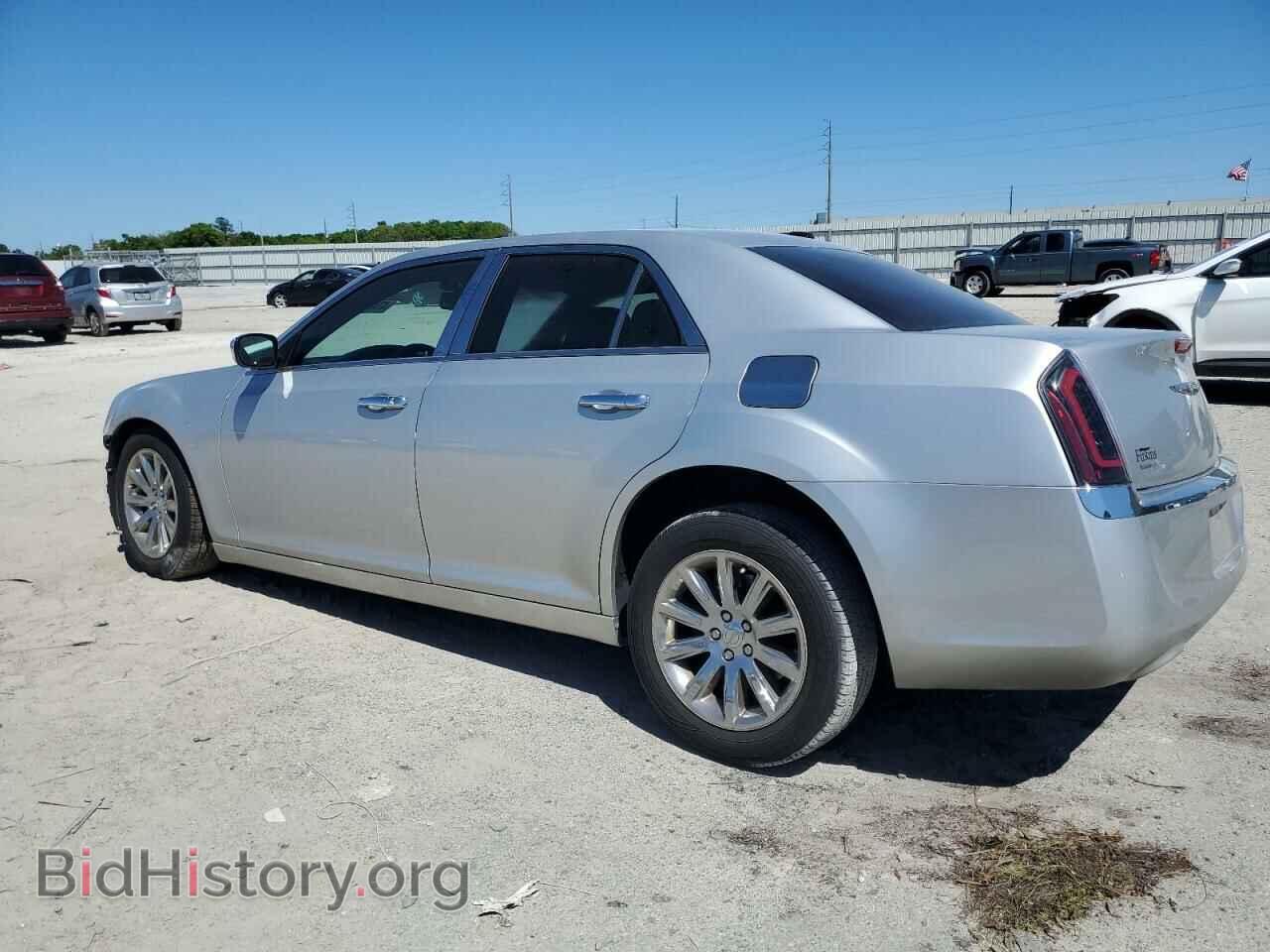 2012 CHRYSLER 300 - VIN: 2C3CCACG5CH243083 - Фото 2