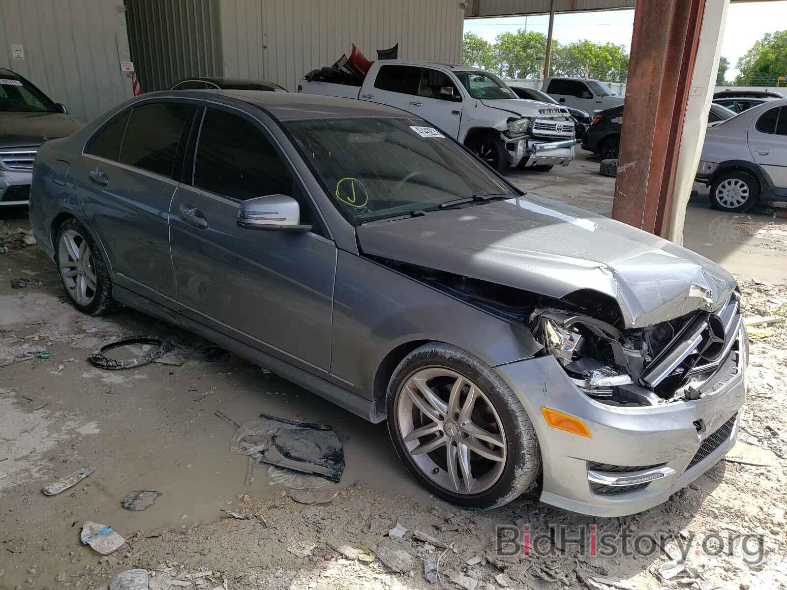 Photo WDDGF4HB4EG211734 - MERCEDES-BENZ C CLASS 2014