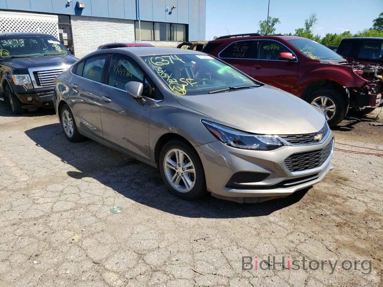 Photo 1G1BE5SM7J7176374 - CHEVROLET CRUZE 2018