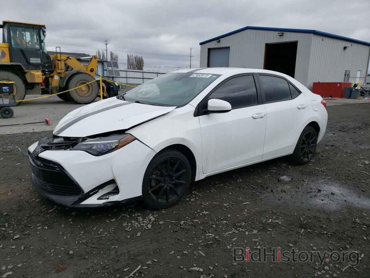 Photo 5YFBURHE5JP793031 - TOYOTA COROLLA 2018