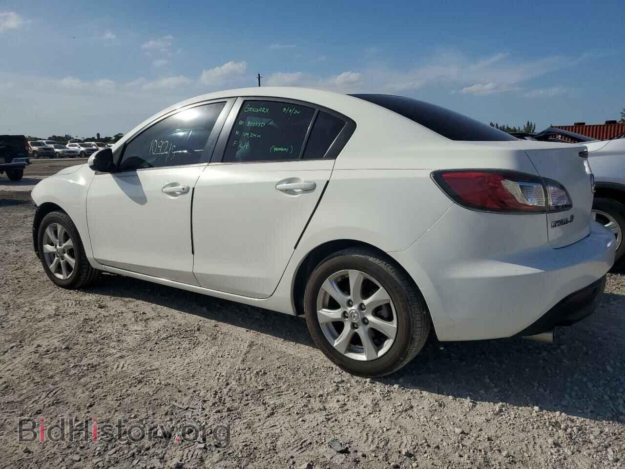 2011 MAZDA 3 - VIN: JM1BL1VF1B1476421 - Фото 2