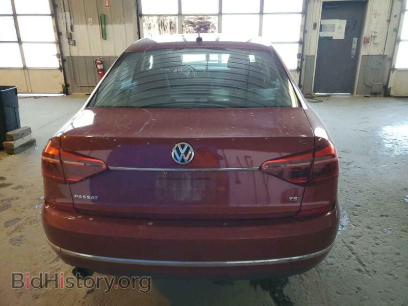 2017 Volkswagen PASSAT (VIN 1VWAT7A33HC019078) — фото 6 из 12