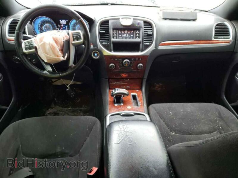2012 Chrysler 300 (VIN 2C3CCAAG9CH143264) — фото 8 из 13