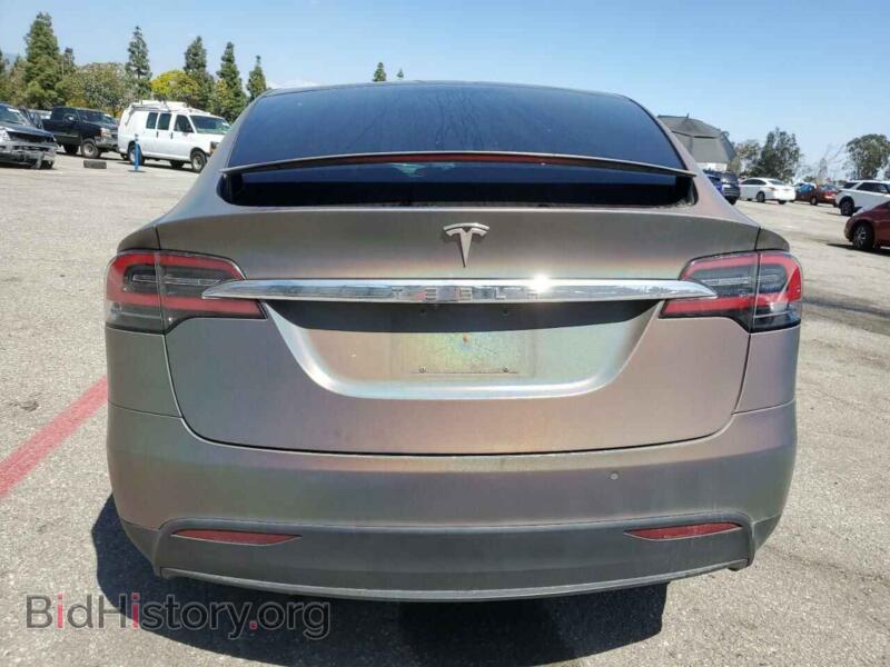 2017 Tesla MODEL X (VIN 5YJXCBE29HF060688) — photo 6 of 12