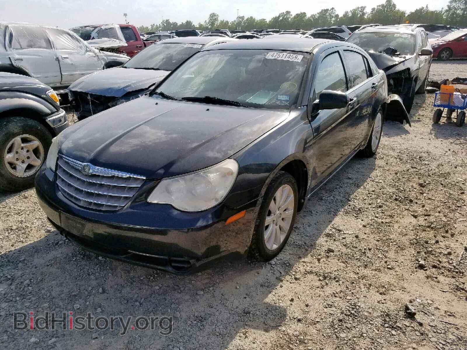 2010 CHRYSLER SEBRING - VIN: 1C3CC5FB2AN140439 - Фото 2