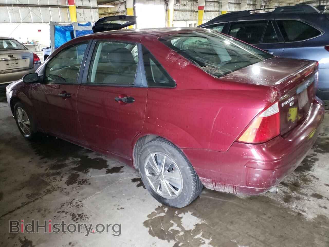 2006 FORD FOCUS - VIN: 1FAFP34N26W156923 - Фото 2