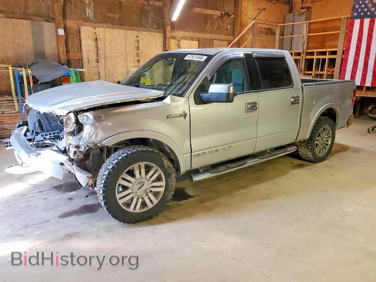 Photo 5LTPW18568FJ01312 - LINCOLN MARK LT 2008