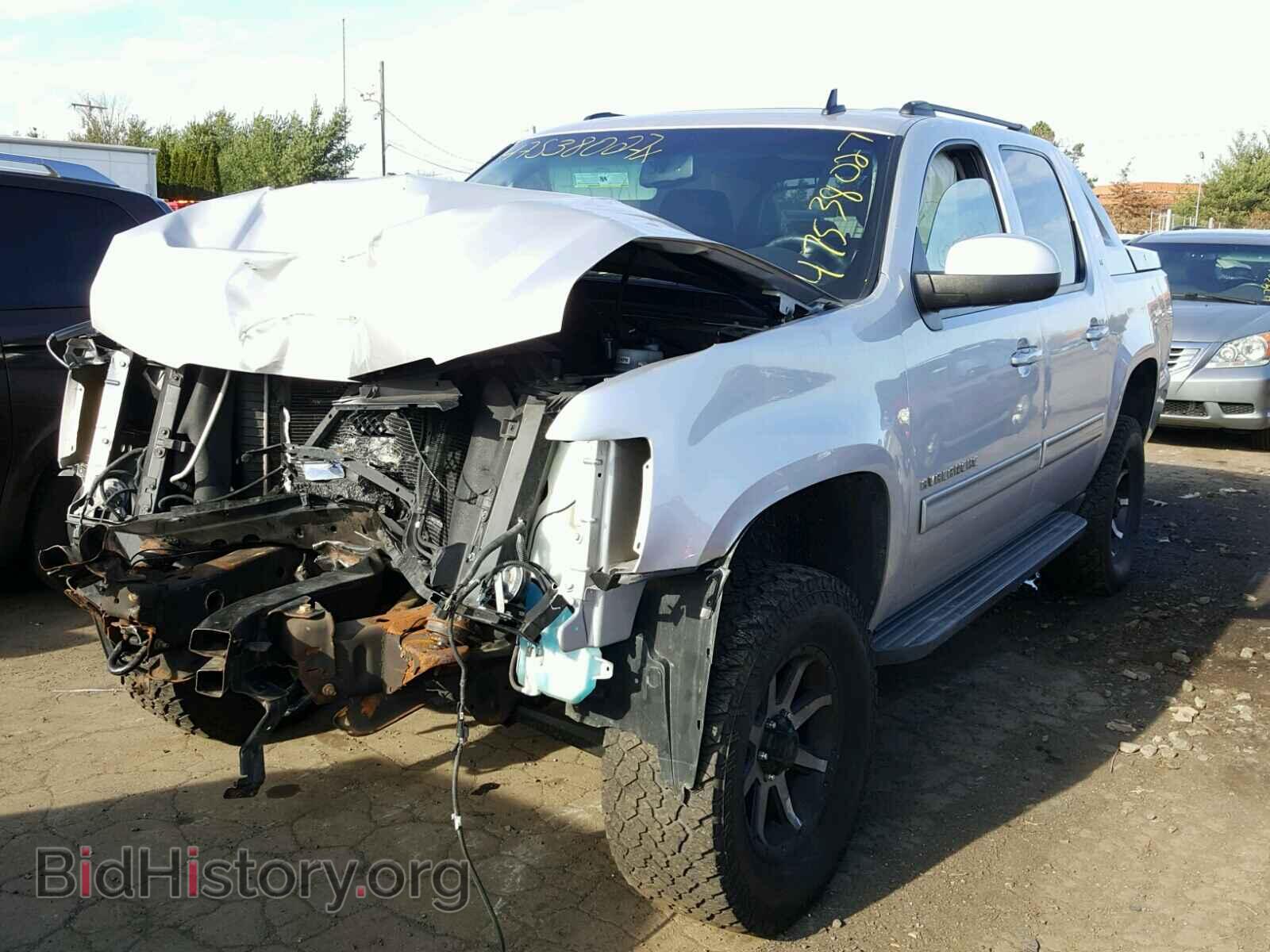 2011 CHEVROLET AVALANCHE - VIN: 3GNTKFE38BG169430 - Фото 2