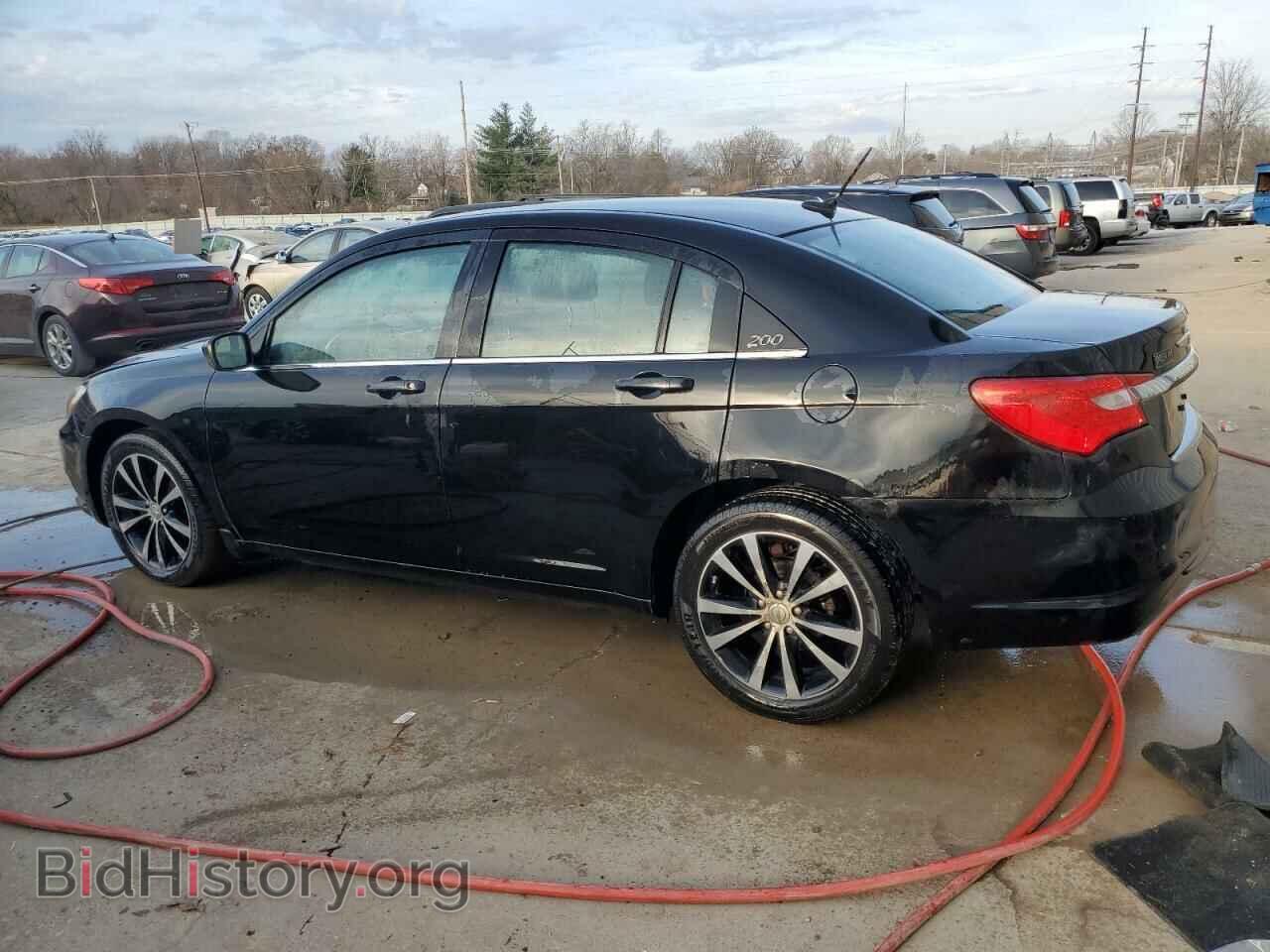 2013 CHRYSLER 200 - VIN: 1C3CCBBG4DN723955 - Фото 2