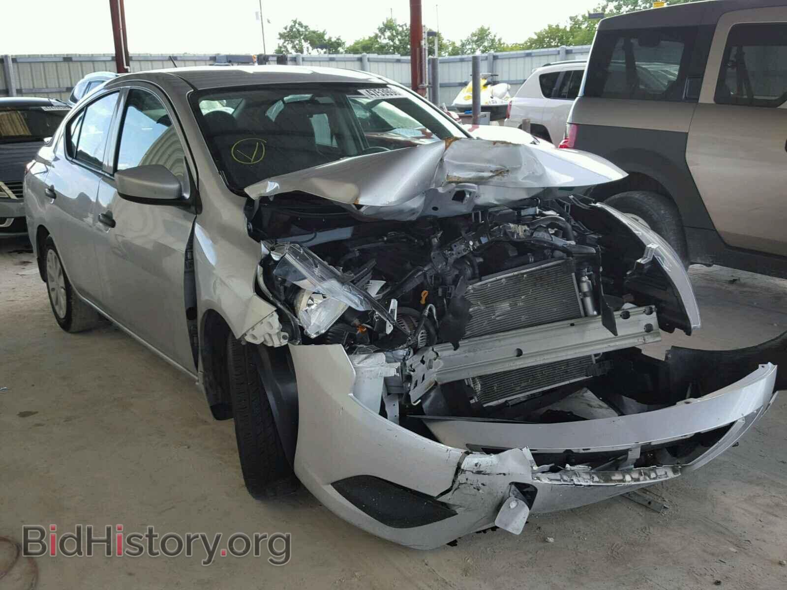 Photo  - NISSAN VERSA 2016