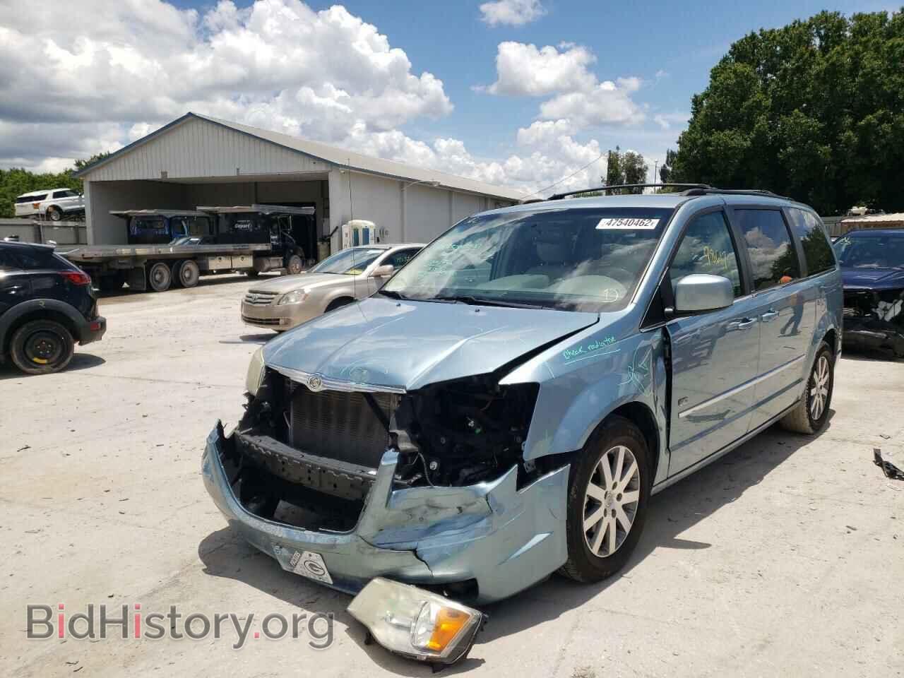 2009 CHRYSLER MINIVAN - VIN: 2A8HR54109R640181 - Фото 2