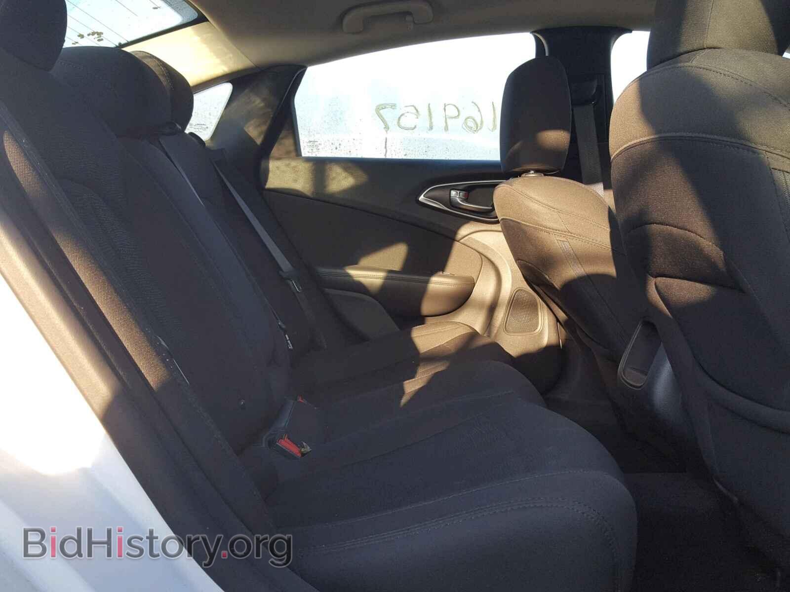 2015 CHRYSLER 200 - VIN: 1C3CCCAB2FN740042 - Фото 6