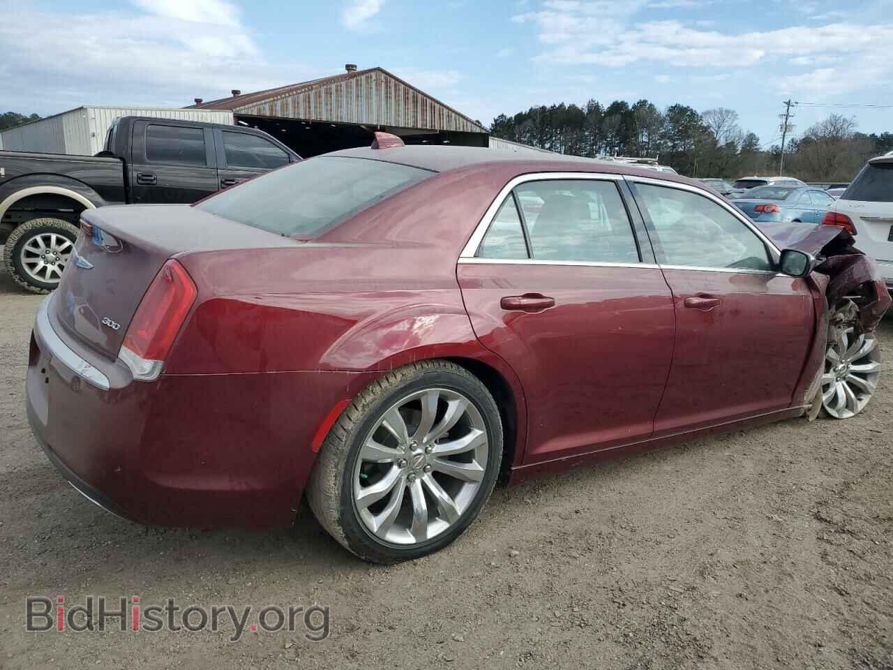 2017 CHRYSLER 300 - VIN: 2C3CCAAGXHH651105 - Фото 3