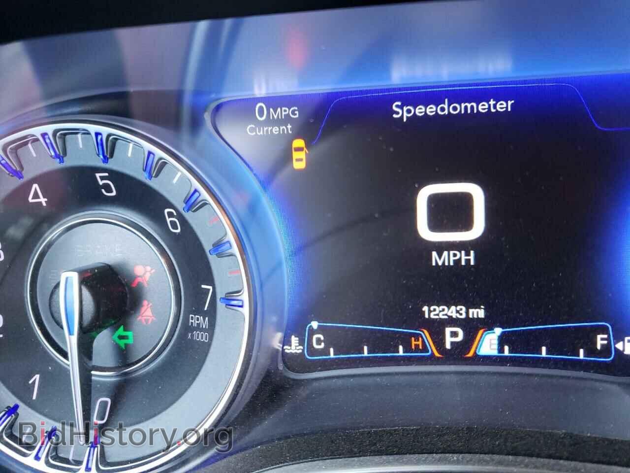 2017 CHRYSLER 300 - VIN: 2C3CCAAGXHH651105 - Фото 9