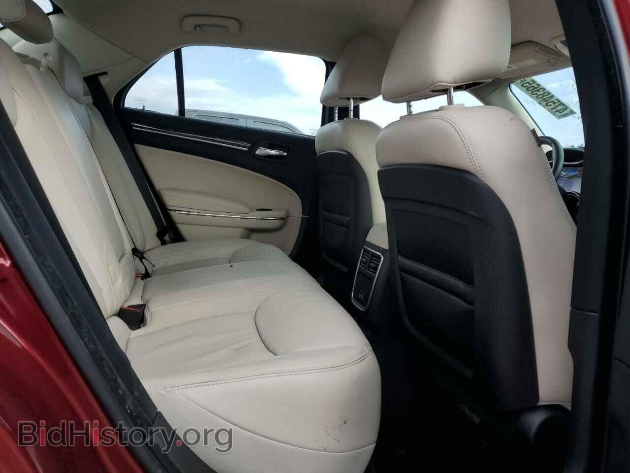2017 CHRYSLER 300 - VIN: 2C3CCAAGXHH651105 - Фото 10