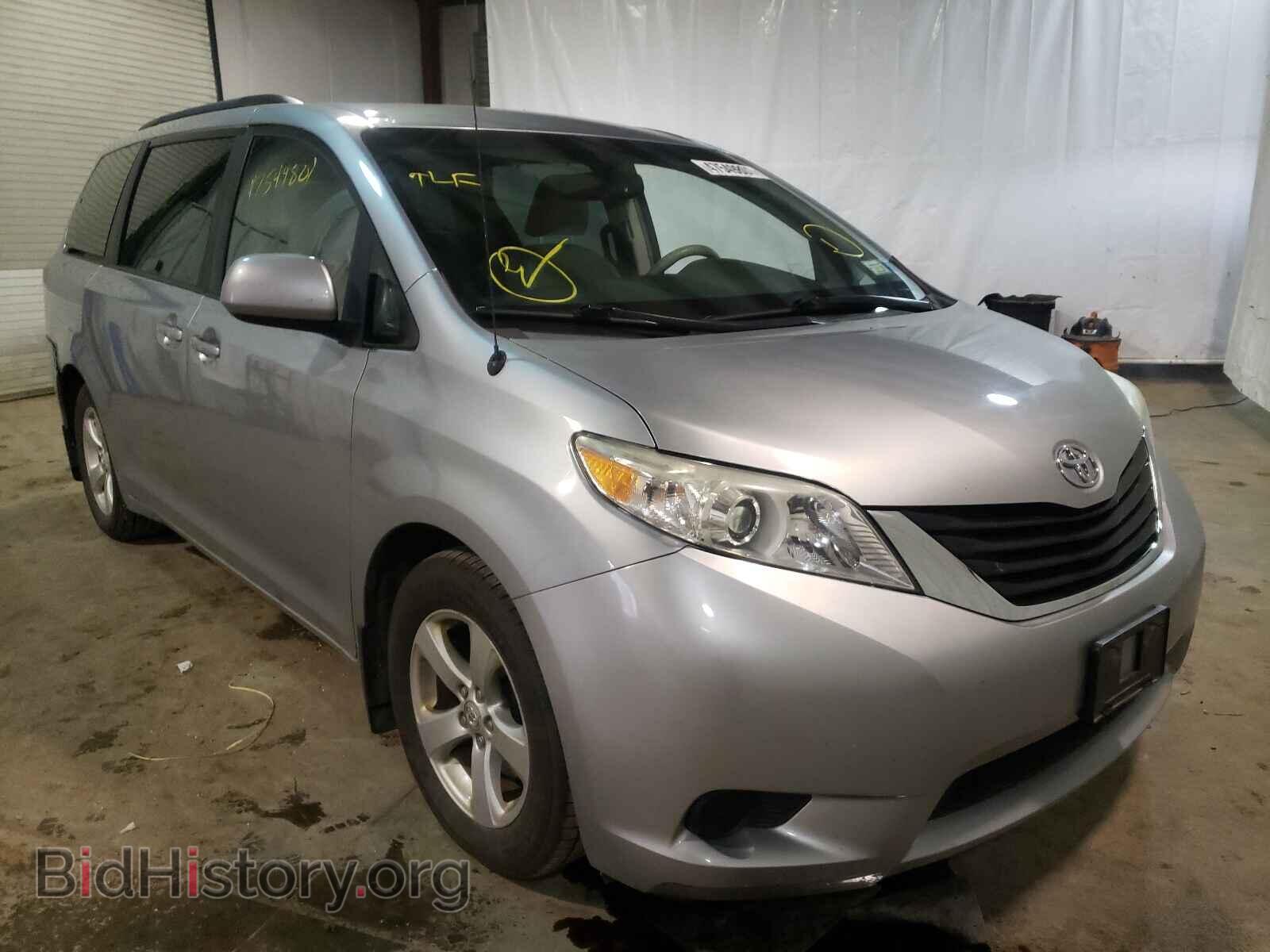Photo 5TDKK3DC3CS234384 - TOYOTA SIENNA 2012