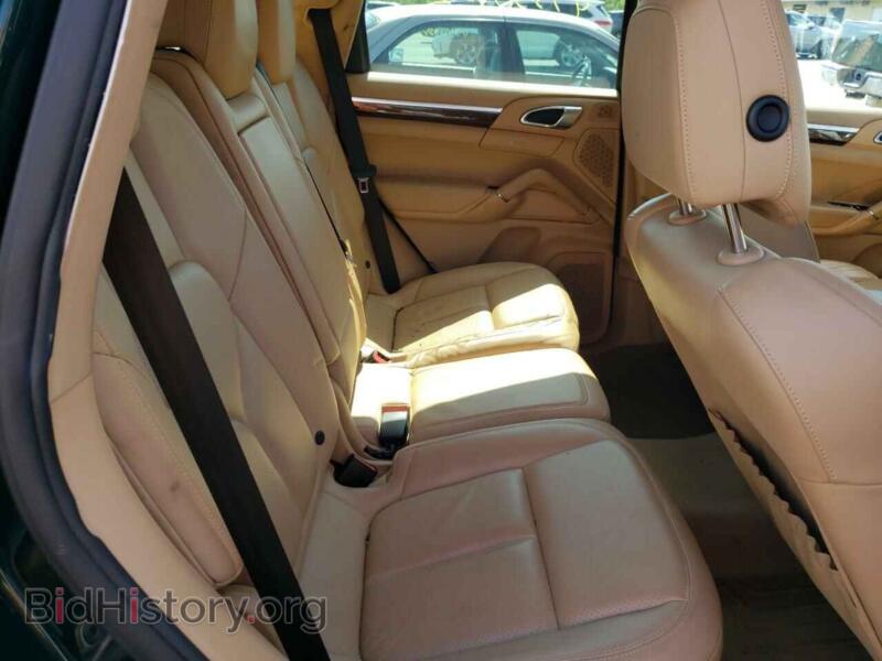 2012 Porsche CAYENNE (VIN WP1AE2A23CLA93244) — photo 6 of 10