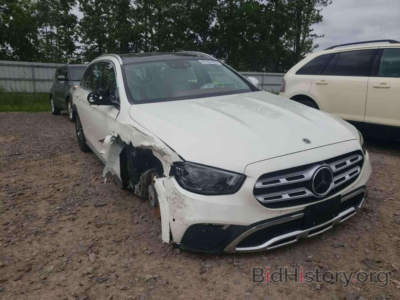 Photo W1KZH6AB9MA975010 - MERCEDES-BENZ E-CLASS 2021