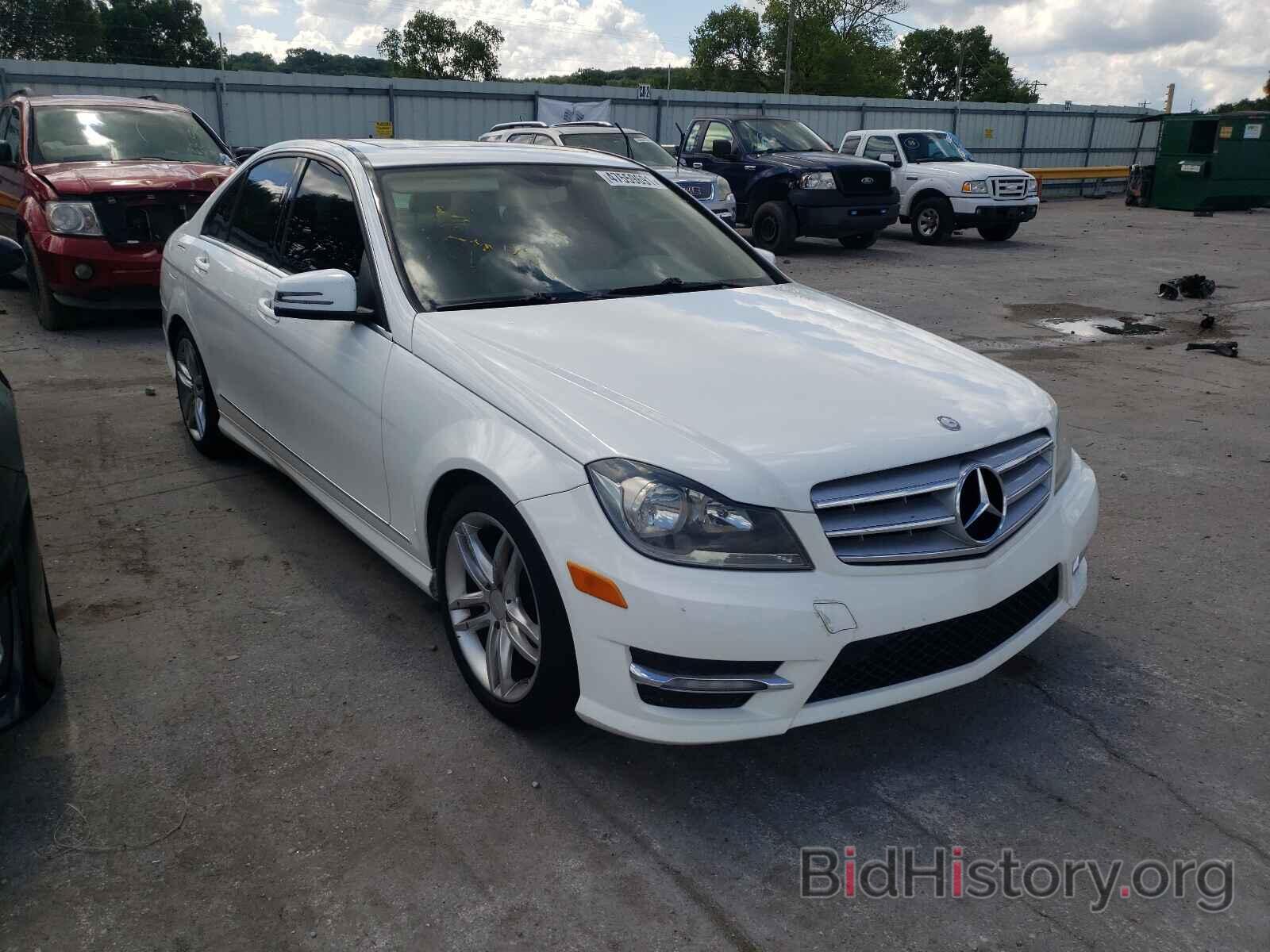 Photo WDDGF4HB7DR265810 - MERCEDES-BENZ C CLASS 2013