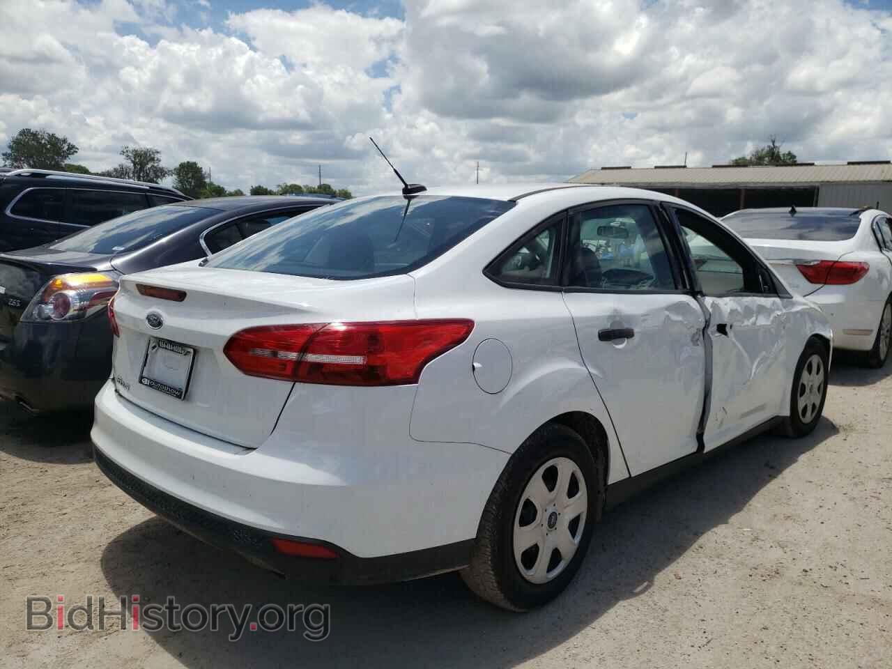 2017 FORD FOCUS - VIN: 1FADP3E23HL323077 - Фото 4