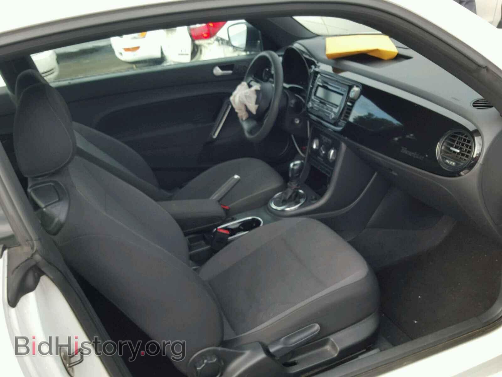 2013 VOLKSWAGEN BEETLE - VIN: 3VWFP7AT1DM667098 - Фото 5