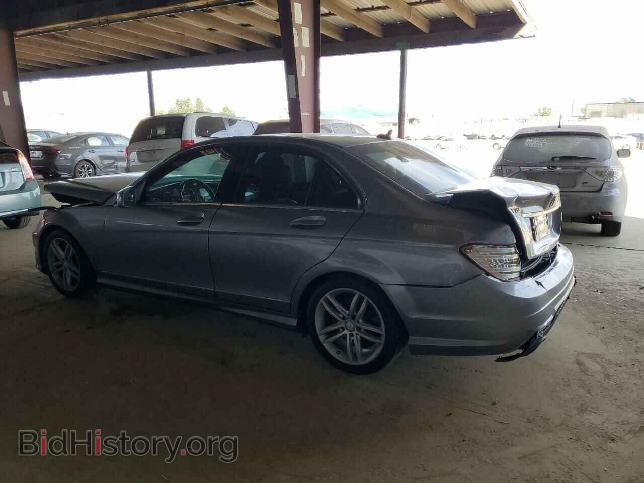 2013 MERCEDES-BENZ C-CLASS - VIN: WDDGF4HB5DA860749 - Фото 2
