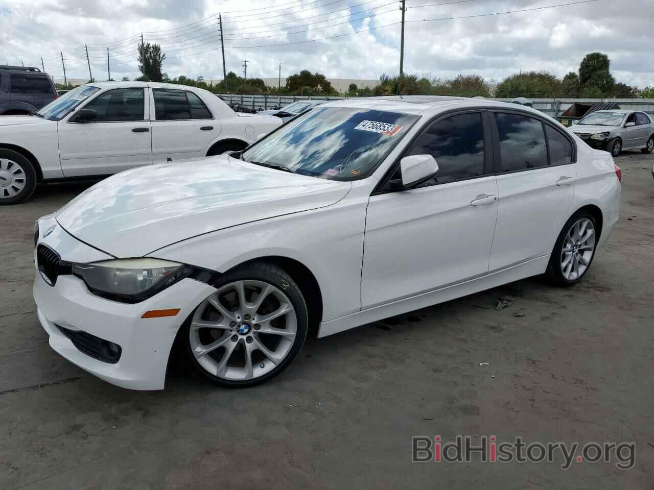 Photo WBA3B1G54ENS78325 - BMW 3 SERIES 2014