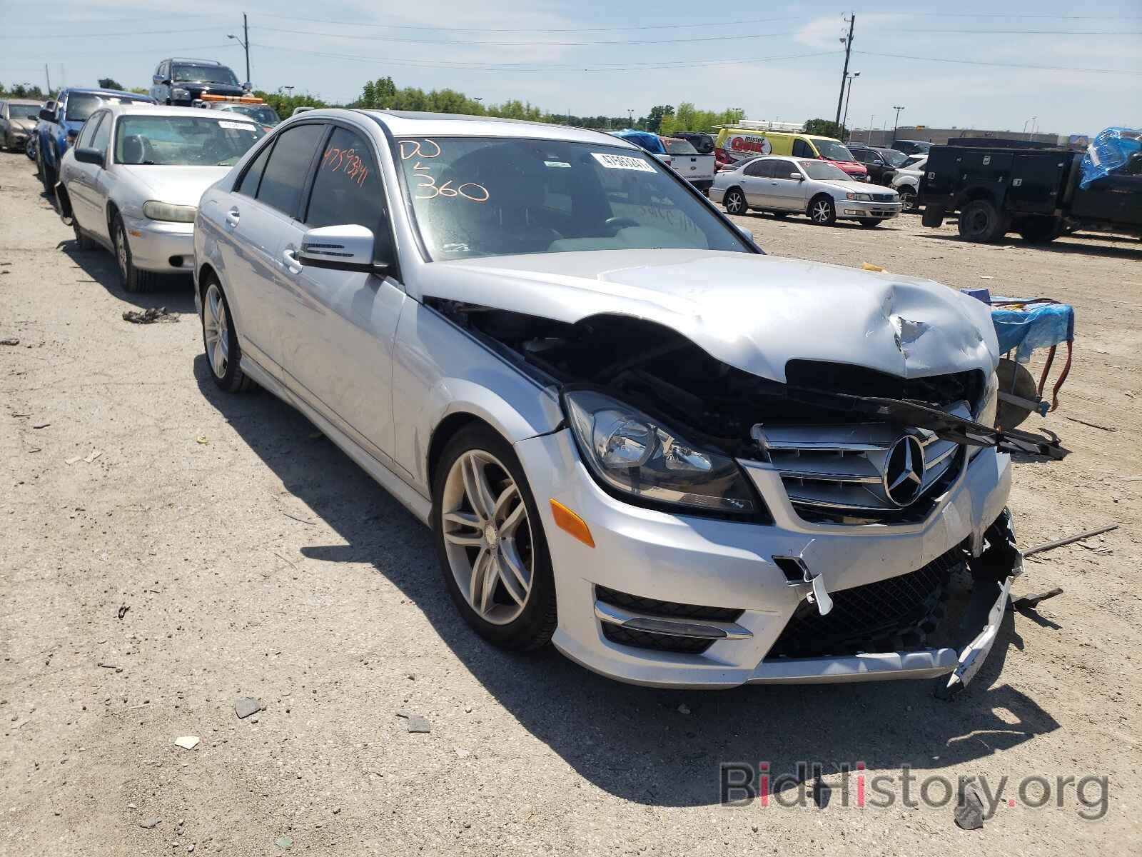 Photo WDDGF8BB4CR229510 - MERCEDES-BENZ C-CLASS 2012