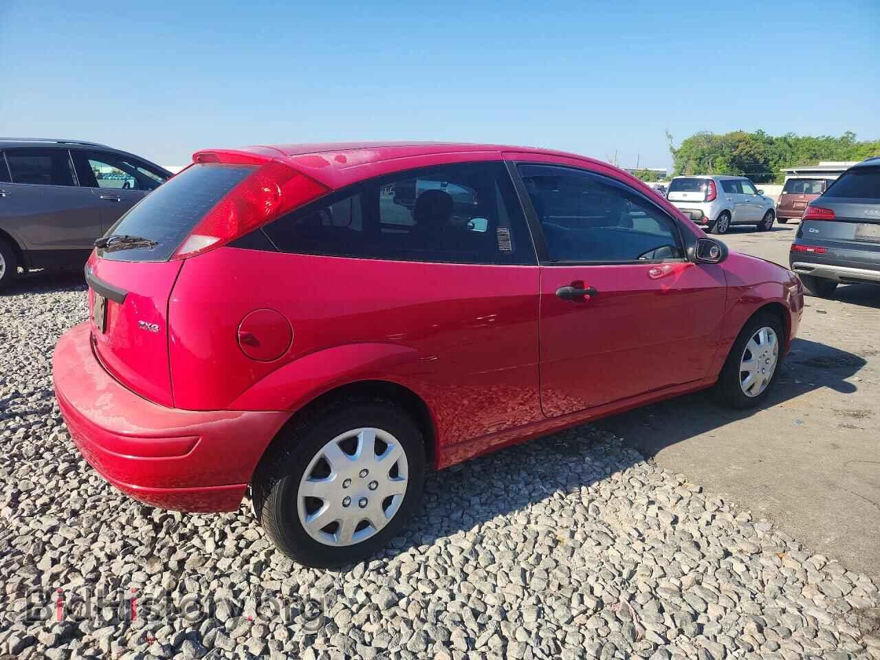 2005 FORD FOCUS - VIN: 3FAFP31N55R159353 - Фото 3