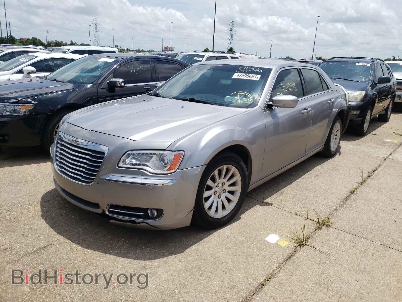 2013 CHRYSLER 300 - VIN: 2C3CCAAG3DH743506 - Фото 2