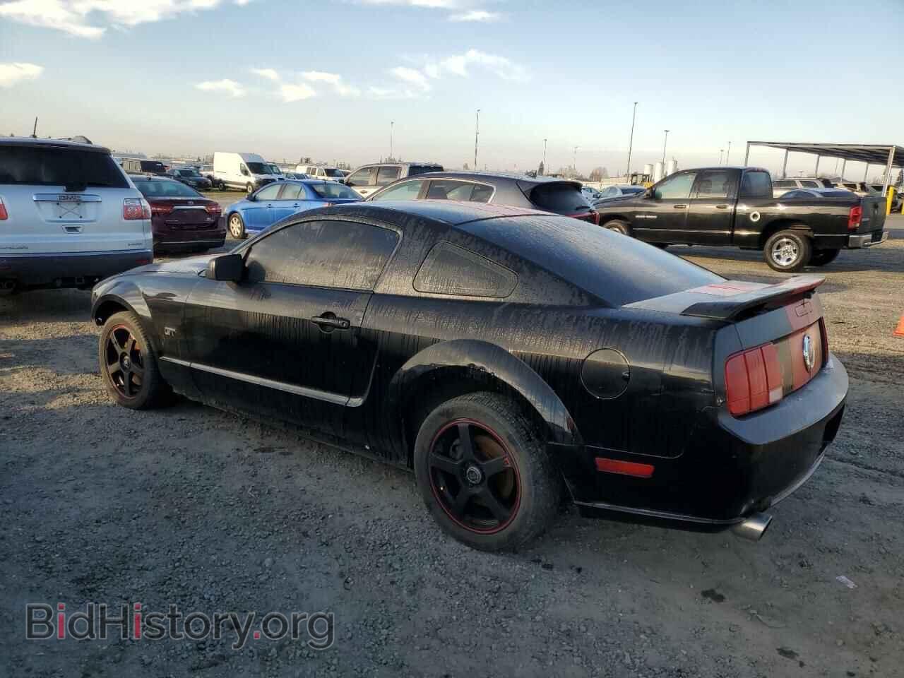 2007 FORD MUSTANG - VIN: 1ZVHT82H575363416 - Фото 2